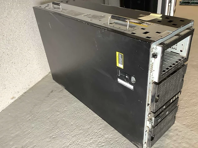 Hp proliant ml350p gen8 server - afbeelding 2 van  5