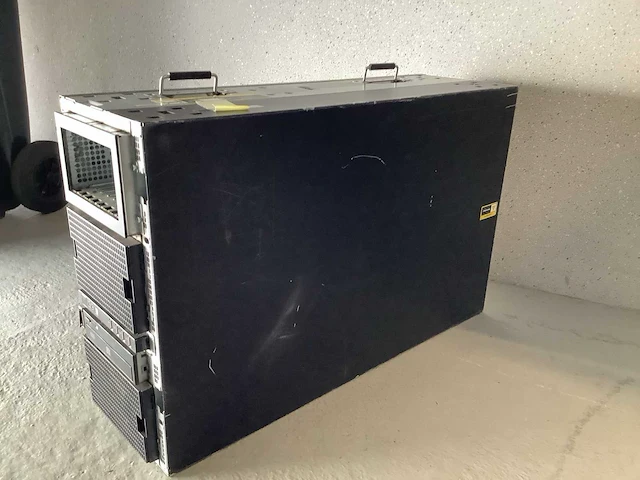 Hp proliant ml350p gen8 server - afbeelding 3 van  5