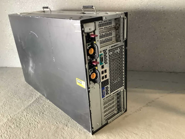 Hp proliant ml350p gen8 server - afbeelding 4 van  5