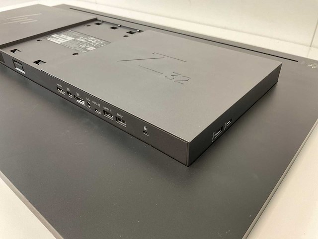 Hp (z32) 32”, 3840x2160 (uhd) ips monitor - afbeelding 5 van  6