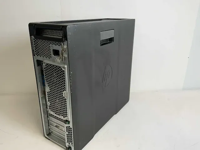 Hp z640, xeon(r) e5-2630 v3, 16 gb ram, 300 gb ssd, nvidia quadro m4000 8 gb workstation - afbeelding 4 van  4
