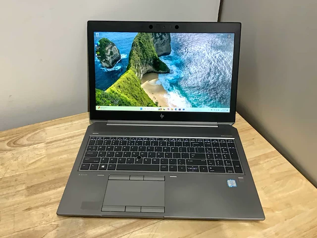 Hp zbook 15 g6 (i9 gen9) laptop - afbeelding 1 van  8