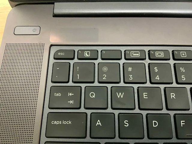Hp zbook studio g4(i7) laptop - afbeelding 4 van  6