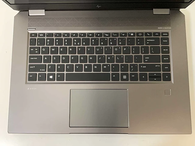 Hp zbook studio g5 15.5”, core(tm) i7 8th gen, 32 gb ram, 1 tb nvme, nvidia quadro p1000 4 gb mobile workstation - afbeelding 4 van  8