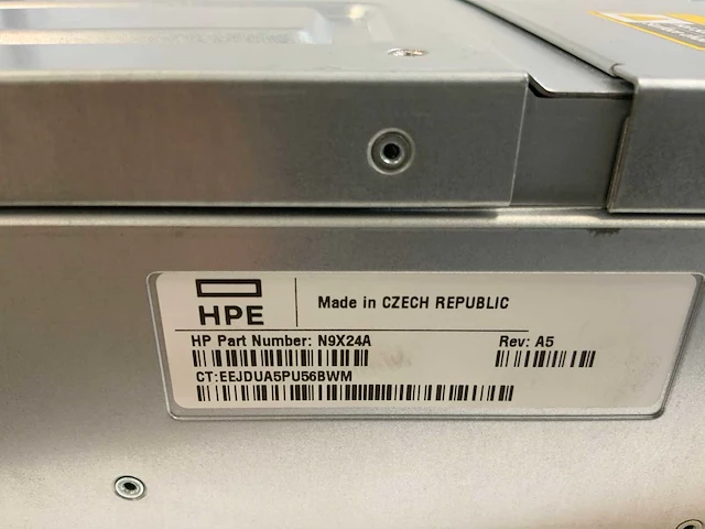 Hpe (n9x24a) enterprise 3200 sff, 2x 400 gb sas(mo0400jffcf) - 5x 1.2 tb sas(eg1200jemda) - 7x 1.8 tb sas(eg1800jemdb) storage flash array - afbeelding 5 van  14