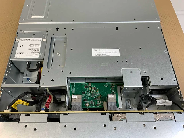 Hpe (n9x24a) enterprise 3200 sff, 2x 400 gb sas(mo0400jffcf) - 5x 1.2 tb sas(eg1200jemda) - 7x 1.8 tb sas(eg1800jemdb) storage flash array - afbeelding 6 van  14