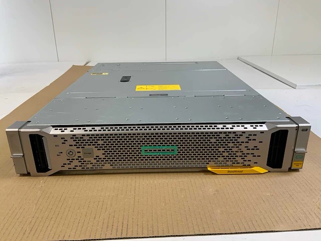 Hpe (n9x24a) enterprise 3200 sff, 2x 400 gb sas(mo0400jffcf) - 5x 1.2 tb sas(eg1200jemda) - 7x 1.8 tb sas(eg1800jemdb) storage flash array - afbeelding 1 van  14