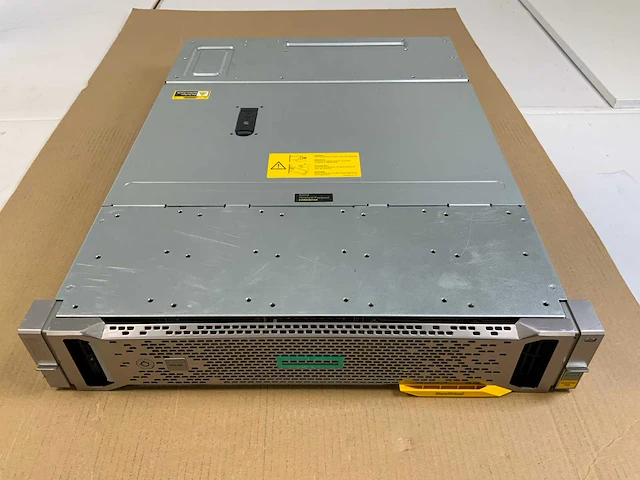 Hpe (n9x24a) enterprise 3200 sff, 2x 400 gb sas(mo0400jffcf) - 5x 1.2 tb sas(eg1200jemda) - 7x 1.8 tb sas(eg1800jemdb) storage flash array - afbeelding 7 van  14