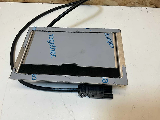 Hpl systems rvs inbouw stekkerdoos 3v (6x) - afbeelding 4 van  5