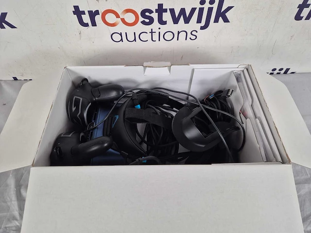Htc - vr headset htc vive cosmos - afbeelding 3 van  3