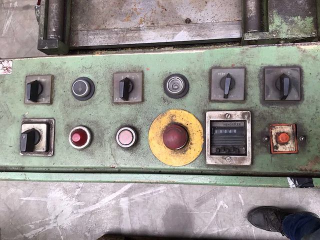 Huber & moser beugelzaagmachine - afbeelding 2 van  13