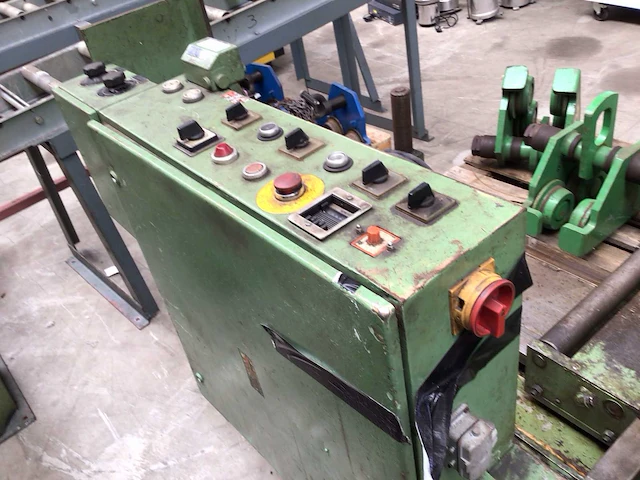 Huber & moser beugelzaagmachine - afbeelding 13 van  13