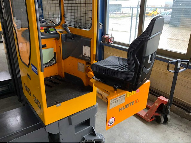 Hubtex md 30 4-weg truck met triplomast en freelift zijlader - afbeelding 8 van  19