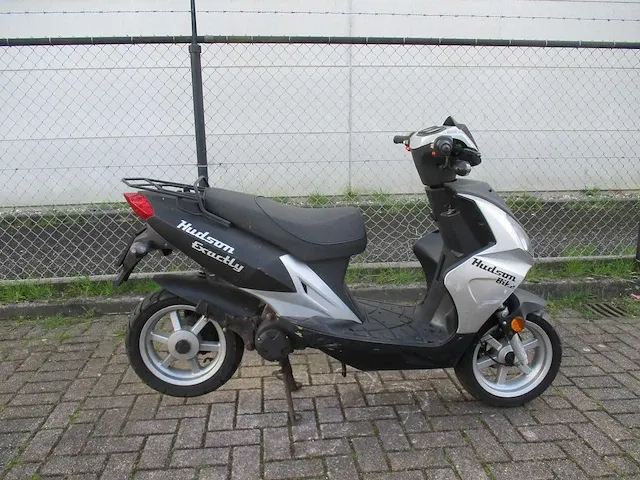 Hudson bike - bromscooter - exactly 50 2 tact - scooter - afbeelding 5 van  9