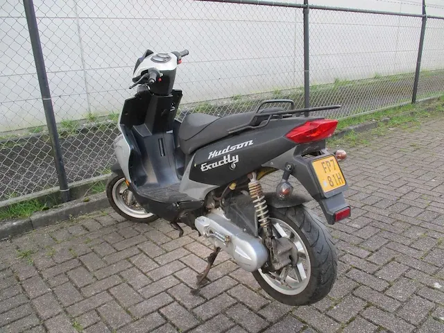 Hudson bike - bromscooter - exactly 50 2 tact - scooter - afbeelding 8 van  9