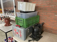 Huishoudelijke artikelen en par armaturen - afbeelding 1 van  2