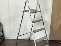 Huishoudtrap, 5-treeds - afbeelding 1 van  2