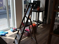 Huishoudtrap atrex met drie treden en bordes. - afbeelding 1 van  2