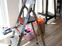 Huishoudtrap atrex met drie treden en bordes. - afbeelding 2 van  2