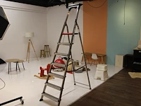 Huishoudtrap atrex met zes treden en bordes. - afbeelding 1 van  2