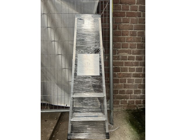 Huishoudtrap/geribbelde staande sportladder 3 treden zarges, nova s 42453 - afbeelding 2 van  2