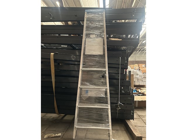 Huishoudtrap/geribbelde staande sportladder 5 treden zarges, nova s 42455 - afbeelding 2 van  4