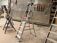 Huishuidtrap altrex 4 treden en bordes - afbeelding 1 van  2