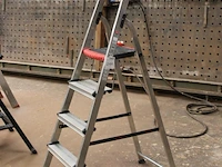 Huishuidtrap altrex 4 treden en bordes - afbeelding 2 van  2