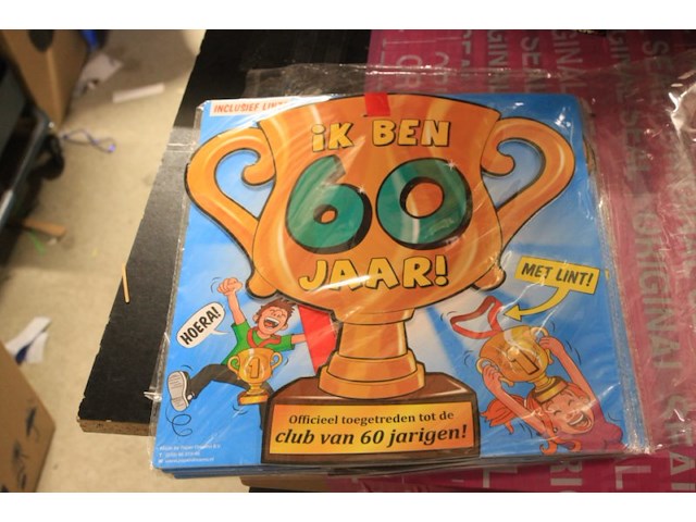 Huldeschild met koord 60 jaar 4 stuks ds 65 - afbeelding 3 van  3