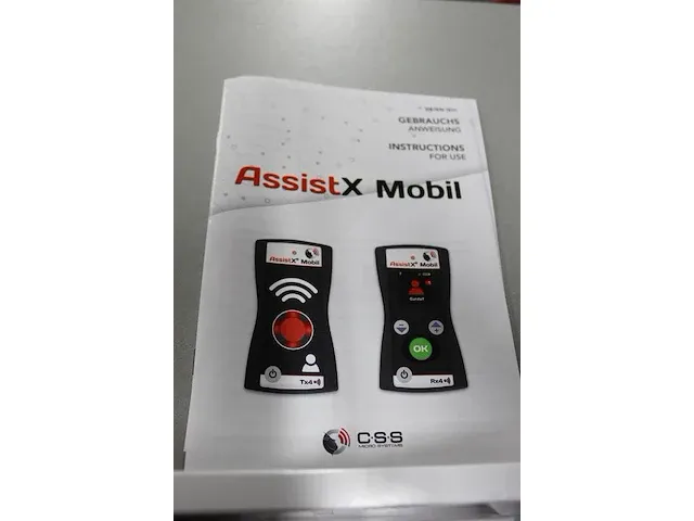 Hulp-oproepsysteem assistx mobil. bestaande uit zender en ontvanger met bijbehorende opladers - afbeelding 2 van  2