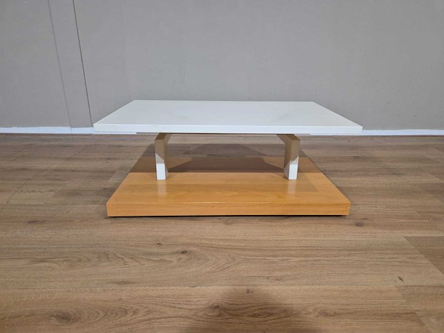 Hulsta - castelijn - tv trolley - meubel - afbeelding 1 van  5