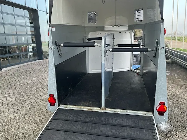 Humbaur twee paard xantos paardentrailer - afbeelding 8 van  8