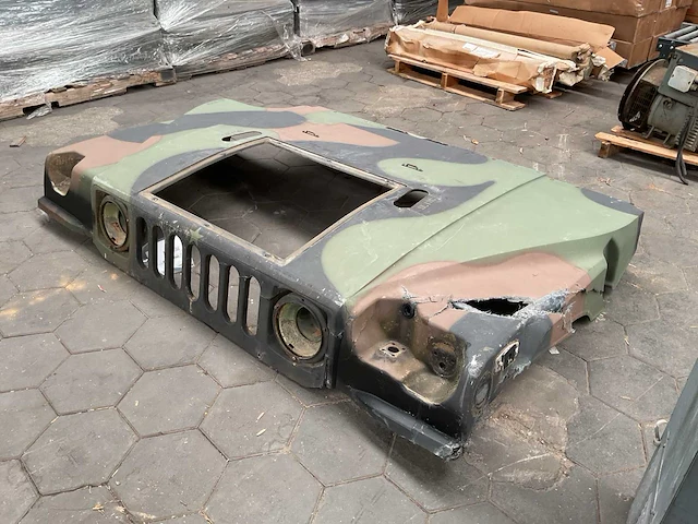 Hummer motorkap - afbeelding 1 van  6