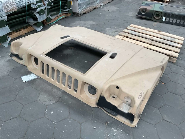 Hummer motorkap - afbeelding 1 van  5