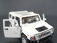 Hummer suv (2008) wit - afbeelding 4 van  5