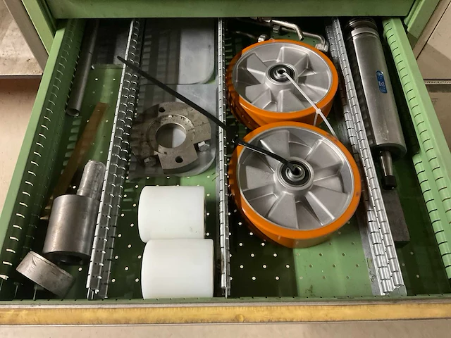 Huni kast met diverse onderdelen, gereedschappen en accessoires (3x) - afbeelding 10 van  24