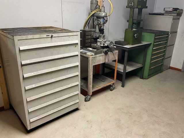 Huni kast met diverse onderdelen, gereedschappen en accessoires (3x) - afbeelding 1 van  24