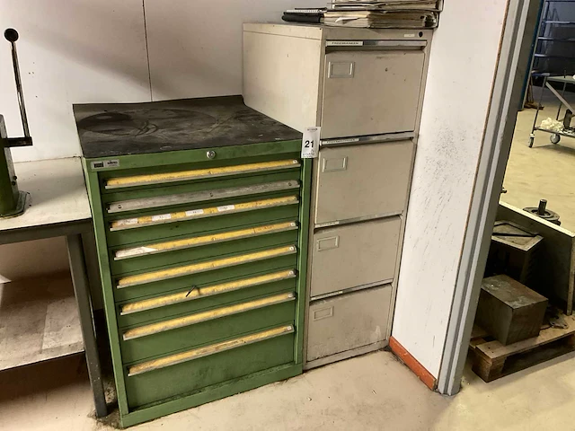 Huni kast met diverse onderdelen, gereedschappen en accessoires (3x) - afbeelding 12 van  24