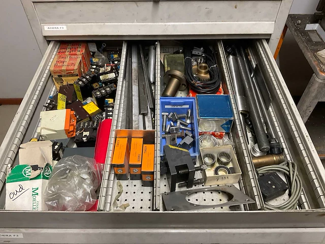 Huni kast met diverse onderdelen, gereedschappen en accessoires (3x) - afbeelding 21 van  24