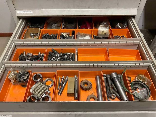 Huni kast met diverse onderdelen, gereedschappen en accessoires (3x) - afbeelding 23 van  24