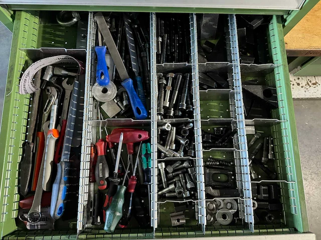 Huni ladenkast met machinegereedschappen - afbeelding 2 van  10