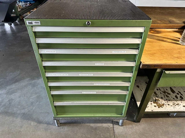 Huni ladenkast met machinegereedschappen - afbeelding 4 van  10