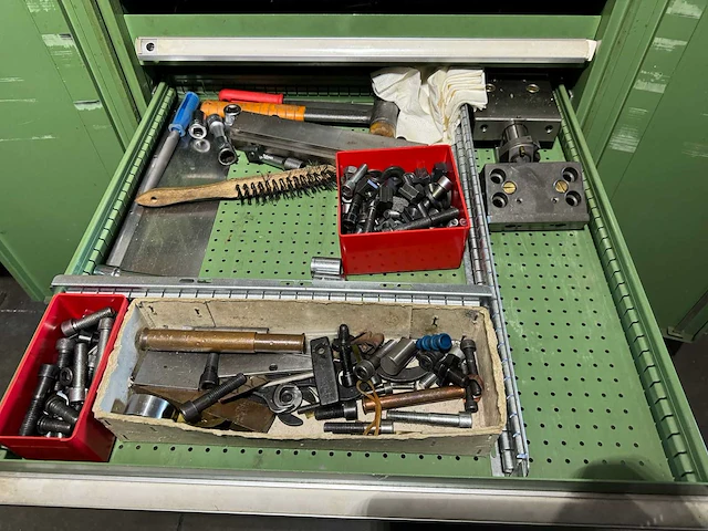 Huni ladenkast met machinegereedschappen - afbeelding 2 van  11