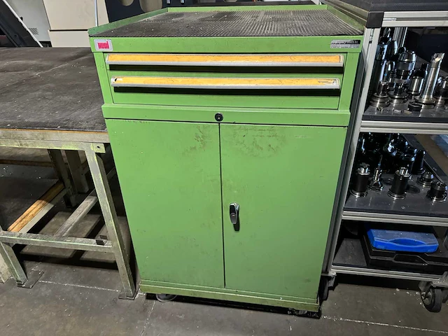 Huni ladenkast met machinegereedschappen - afbeelding 3 van  11