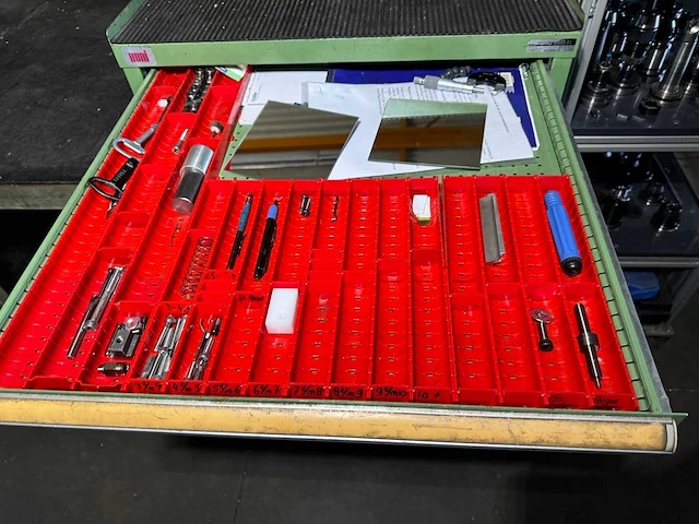 Huni ladenkast met machinegereedschappen - afbeelding 6 van  11