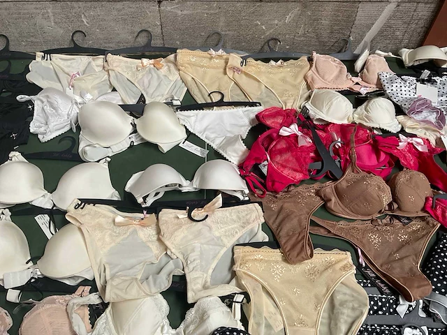 Hunkemoller & jill ashley lingerie (180x) - afbeelding 8 van  21