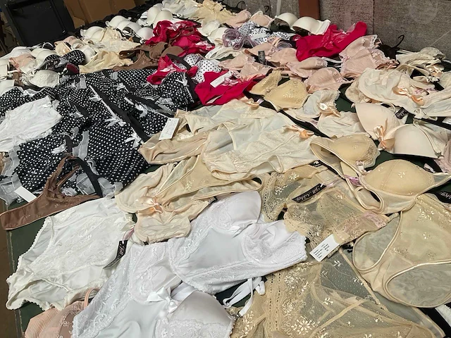 Hunkemoller & jill ashley lingerie (180x) - afbeelding 1 van  21