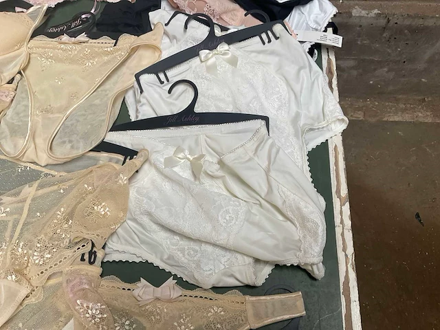 Hunkemoller & jill ashley lingerie (180x) - afbeelding 19 van  21