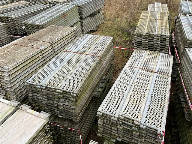 Hünnebeck bosta stalen vloerdeel (550x) - afbeelding 2 van  6