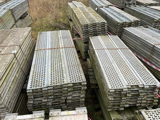 Hünnebeck bosta stalen vloerdeel (550x) - afbeelding 3 van  6